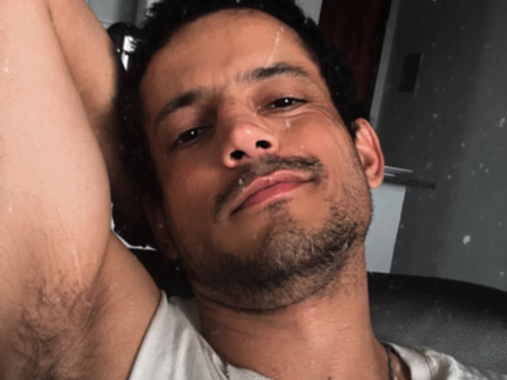 master_goiano Offline XXX-chat