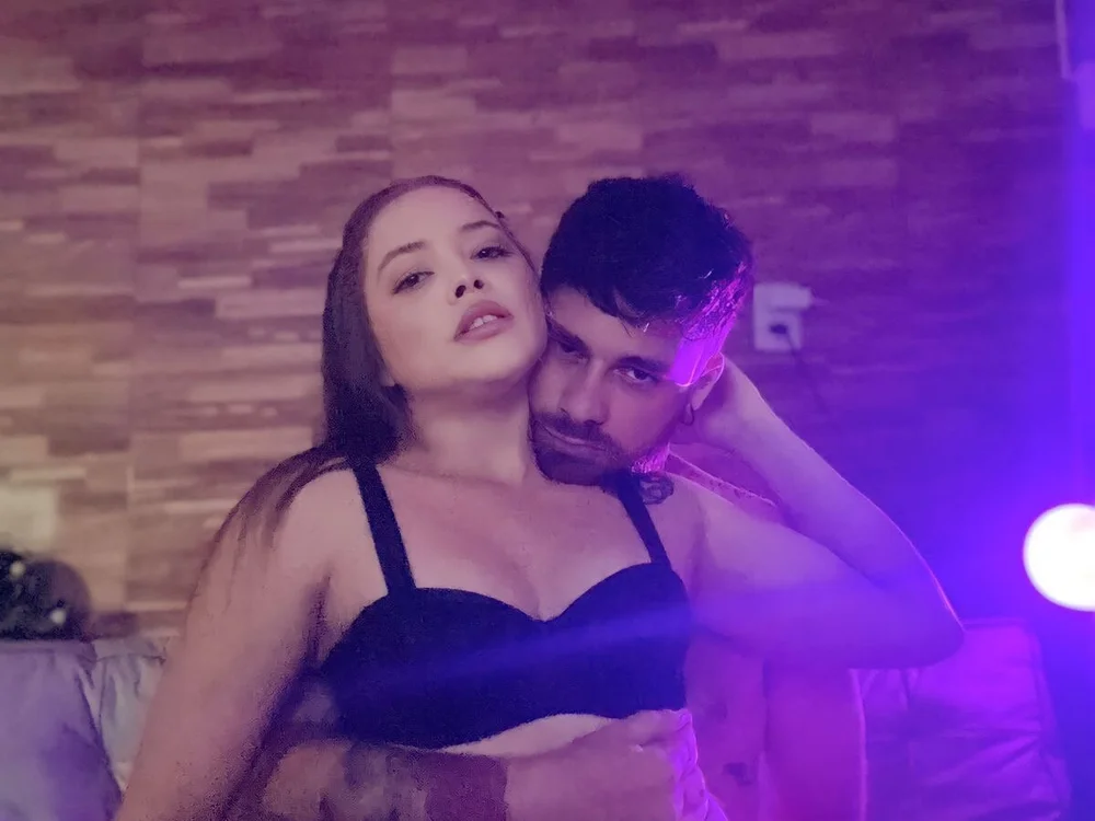 Maya_Donn offline chatrum