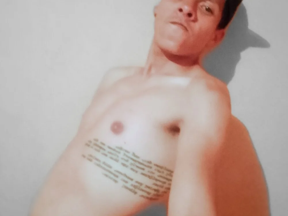 Lallogarcia13's Offline Chat Room