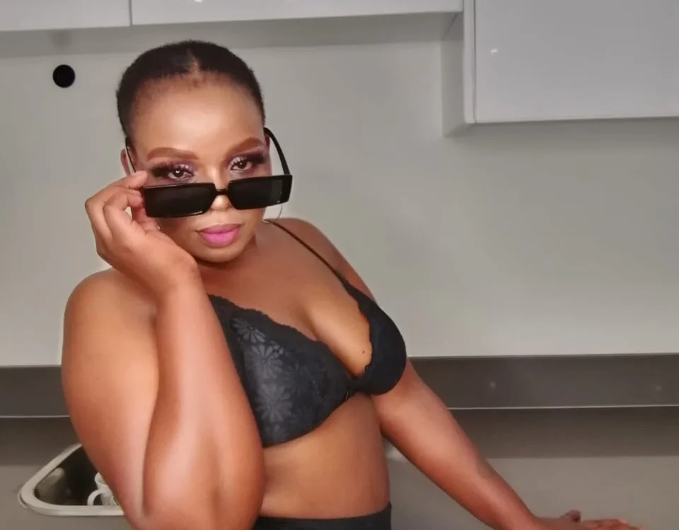 Sluty_Ratti cover photo