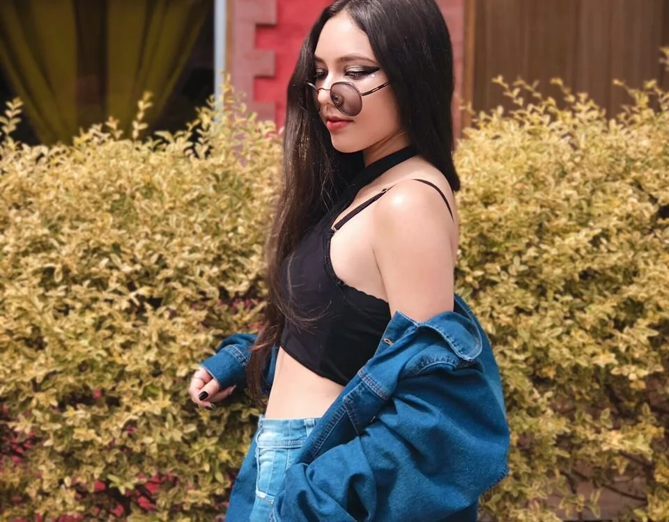 Hot_cousins21's Offline XXX Chat