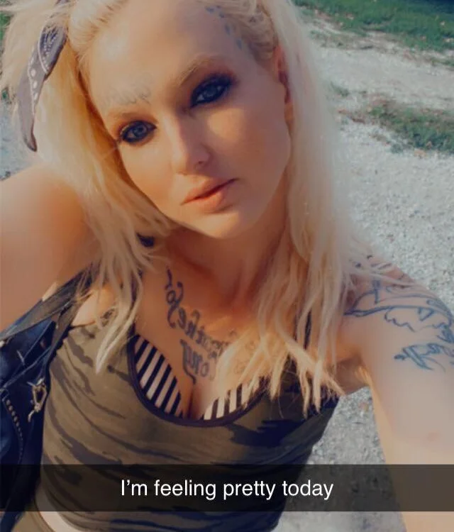 TattooBarbii's Offline XXX Chat