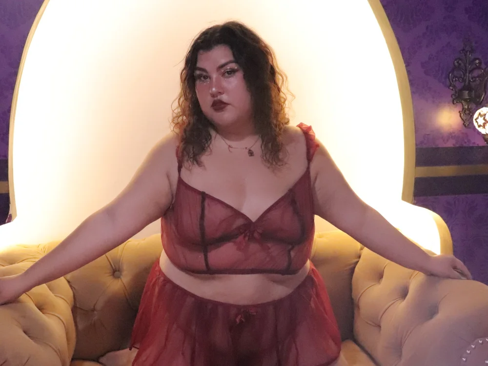 Karola_07's Offline Chat Room