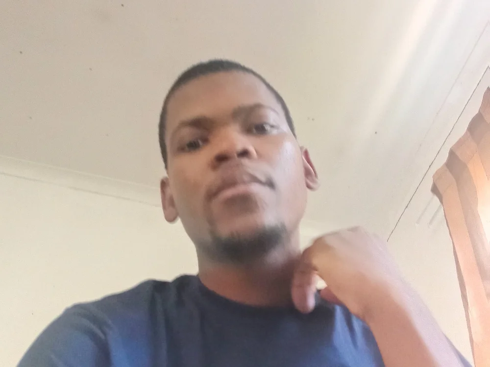 khalazinike's Offline Chat Room