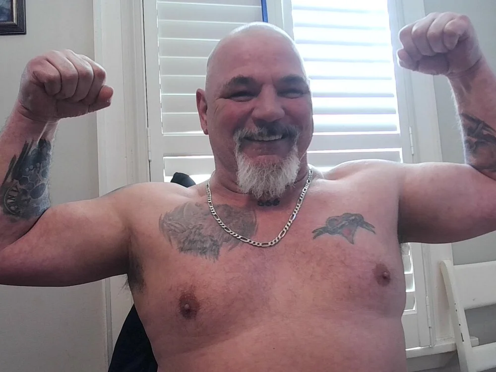 Newfiesausage1972 Chat XXX Ngoại tuyến