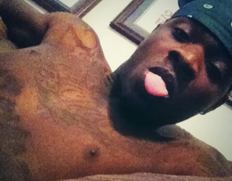 TONYYSNOWW's Offline XXX Chat