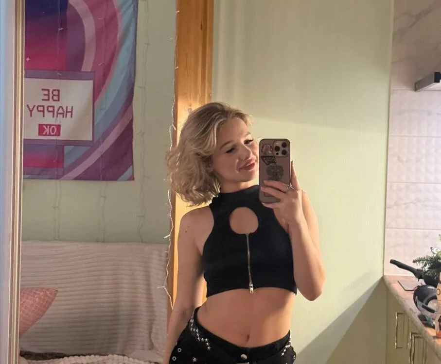 Chat +18 off-line de Ella_Lane