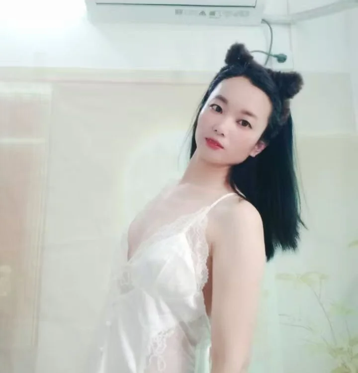 Lingling-Baby520 Offline XXX-Chat