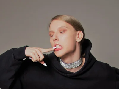 Mira_Lite: συνομιλία ΧΧΧ εκτός σύνδεσης