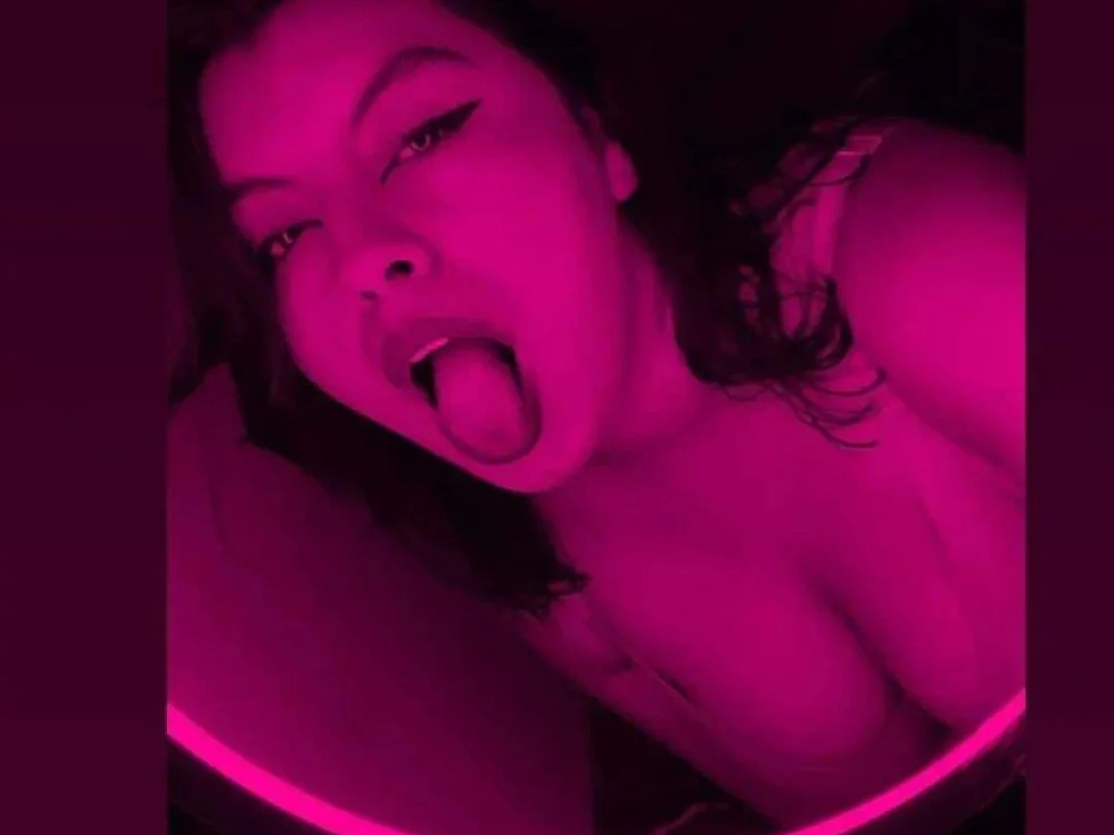 LaylaVans__'s Offline Chat Room