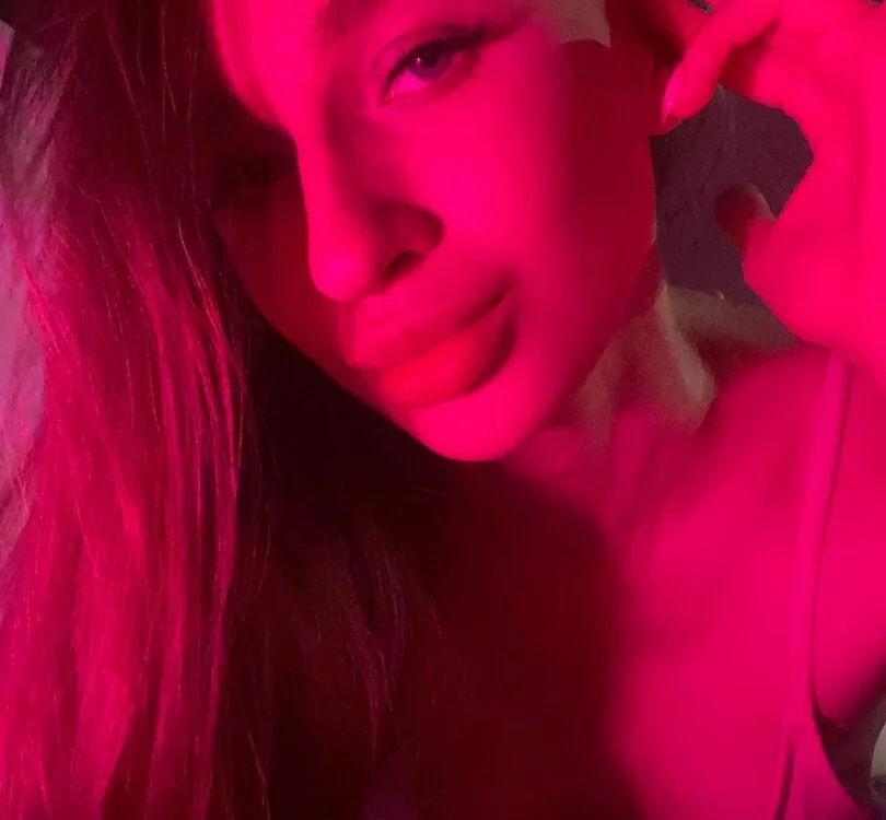 PornoGirlX Adlı Modelin Canlı XXX Sohbeti