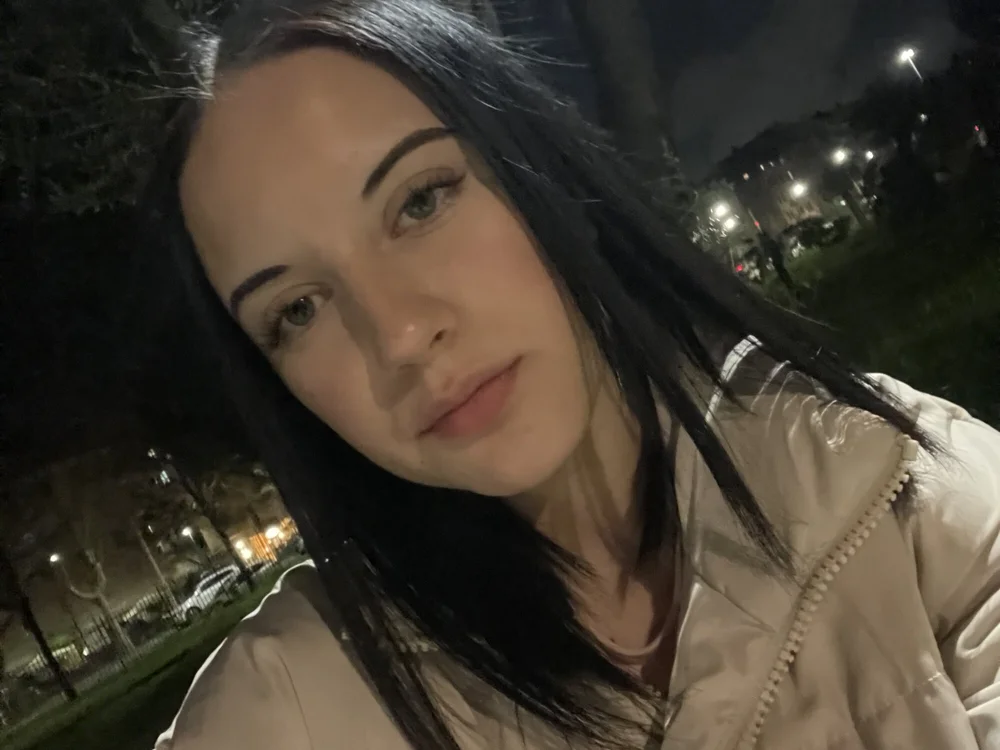 LisaXFresh's Offline Chat Room