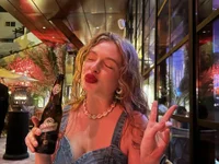 mercedescutee's webcam live show