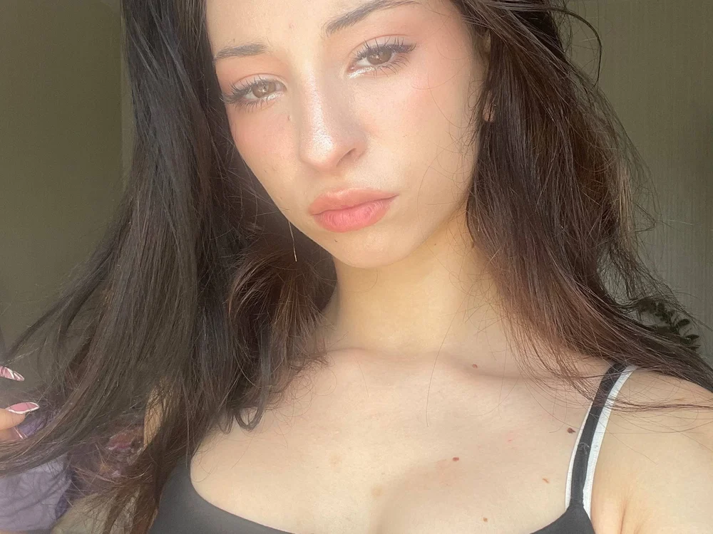 AdelleRickley's Offline XXX Chat