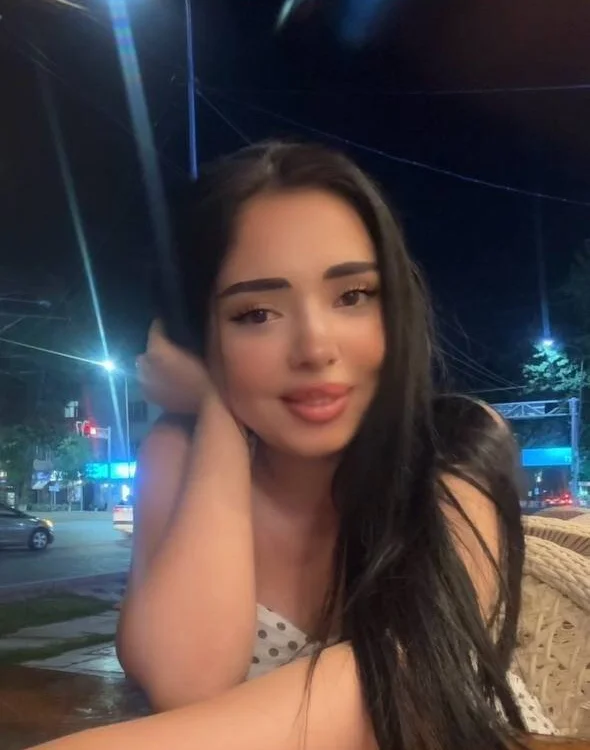 BellaCorvina офлайн XXX чат