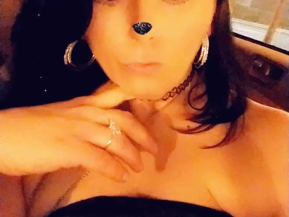 ThatCougarulove's Offline XXX Chat
