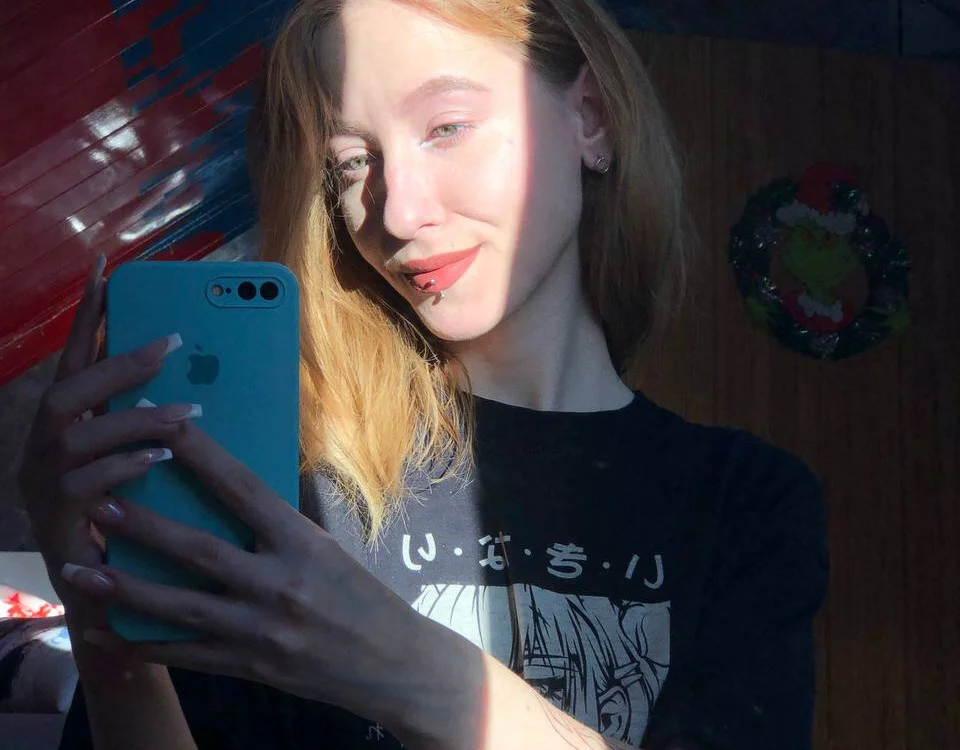FloraCrumpton's Offline Chat Room
