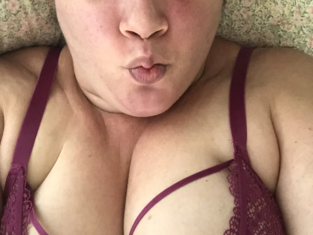 mariaoti's Offline XXX Chat