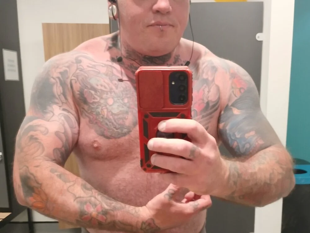 SirCharlieTraps' Offline XXX Chat