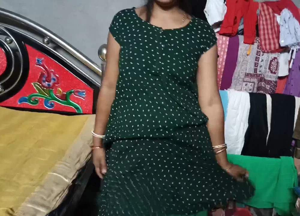 Desi-nisha01 Adlı Modelin Çevrimdışı XXX Sohbeti