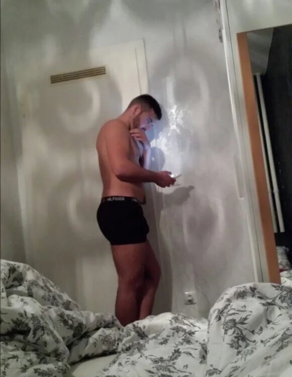 xxxsharkexxx's Offline XXX Chat