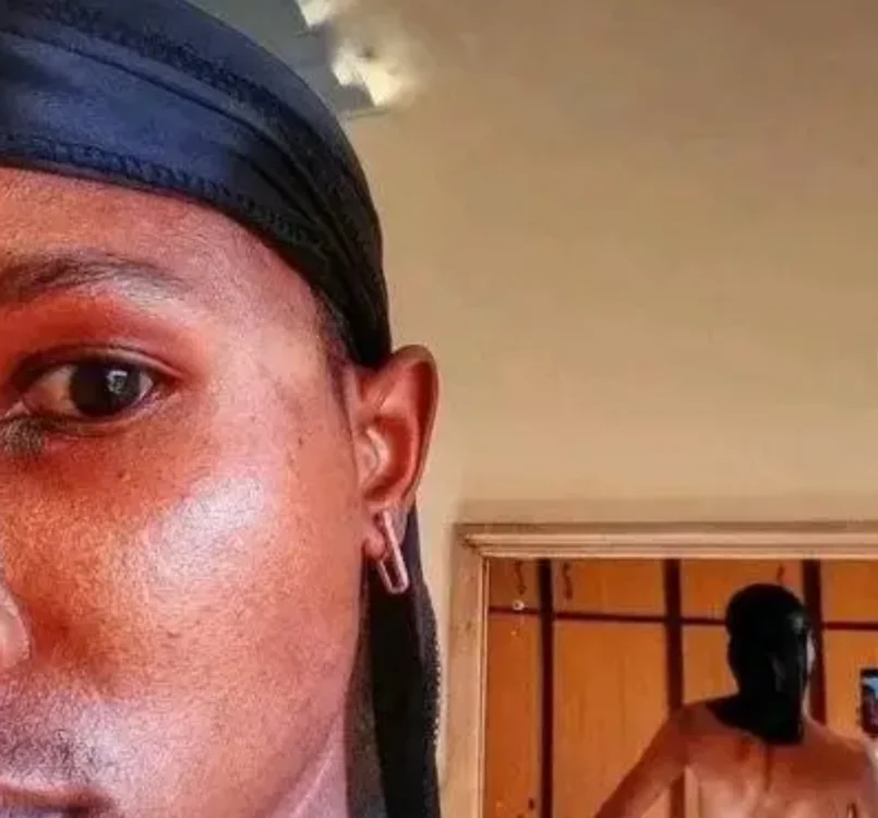 tmoleko713's Offline Chat Room