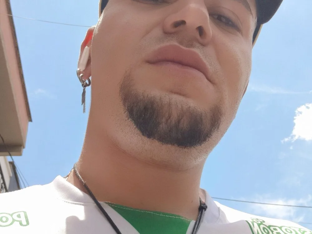 HallowedMilan: συνομιλία ΧΧΧ εκτός σύνδεσης