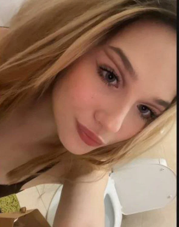 ElwineBullins offline chatrum