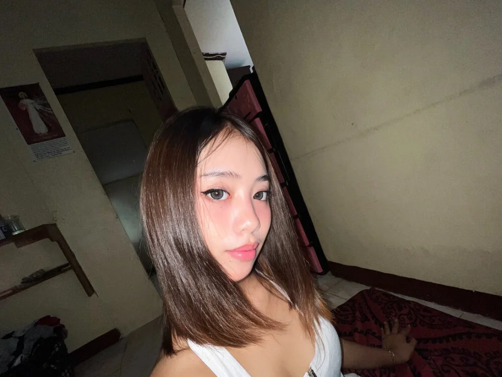 lovely_kiannaHugecock's Offline XXX Chat