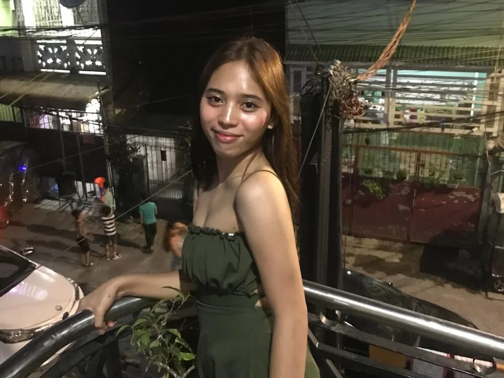 Alessandra_lovee 离线XXX聊天