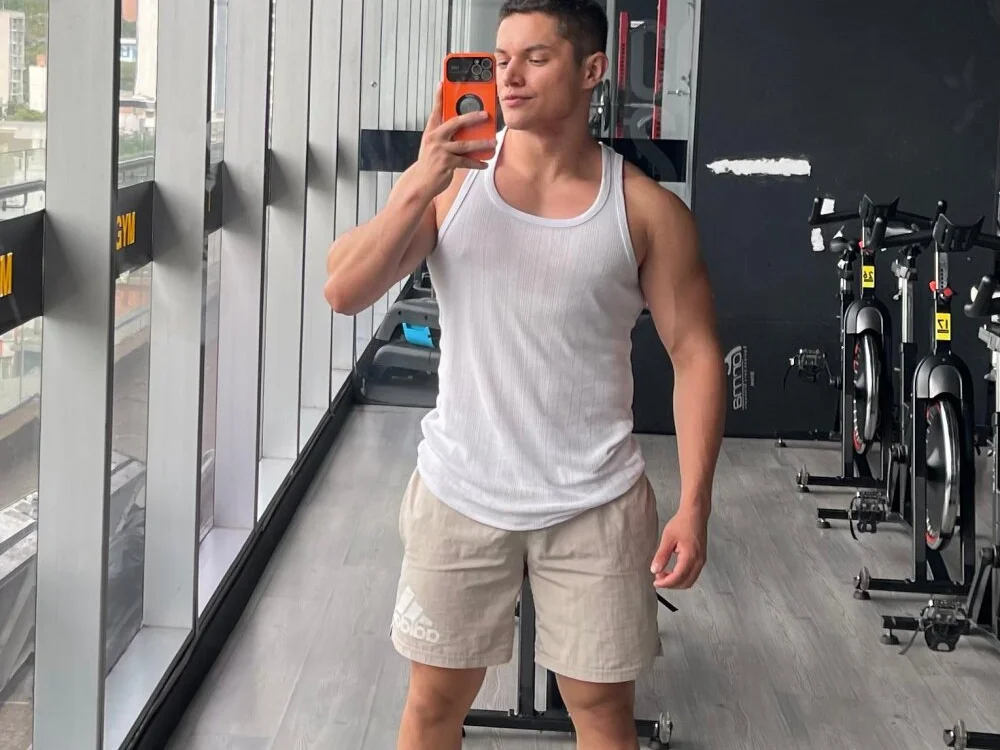 julian_wallace's Offline XXX Chat