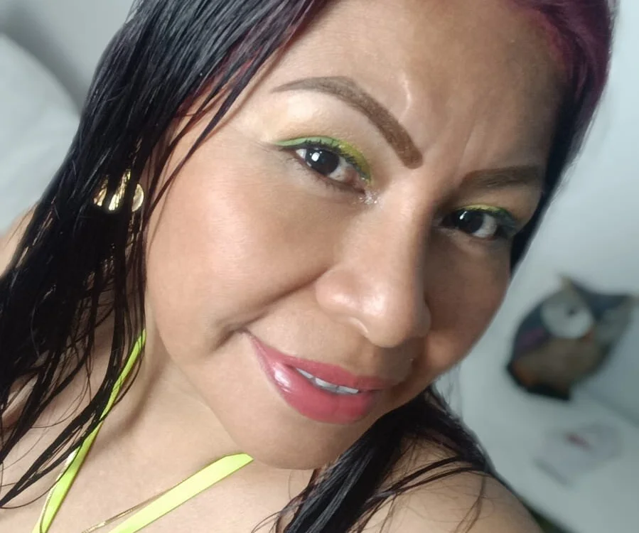 nataly_milf_'s Offline Chat Room