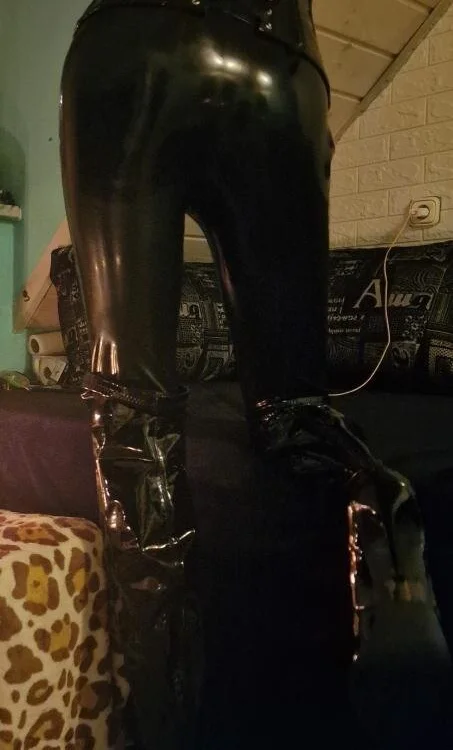 LatexDomMuc's Offline XXX Chat