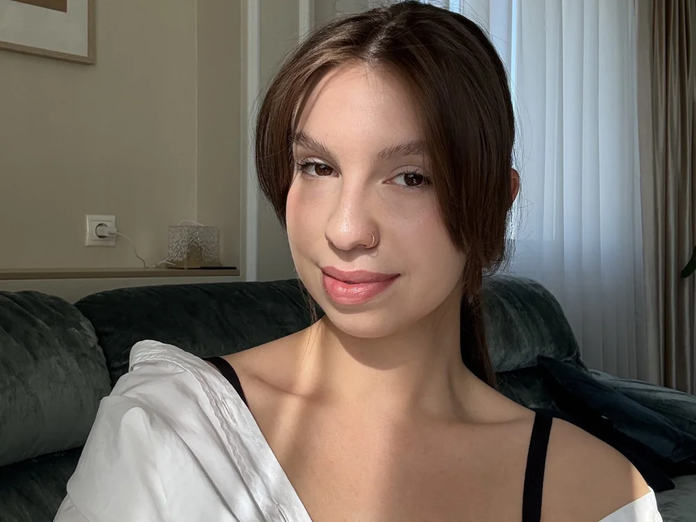 LiyaDavis' Offline Chat Room