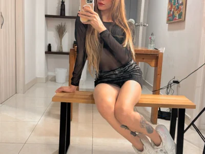 hellzel_moon on StripChat