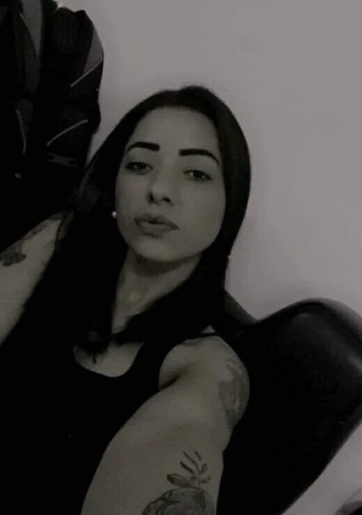Brunettelucy's Offline Chat Room
