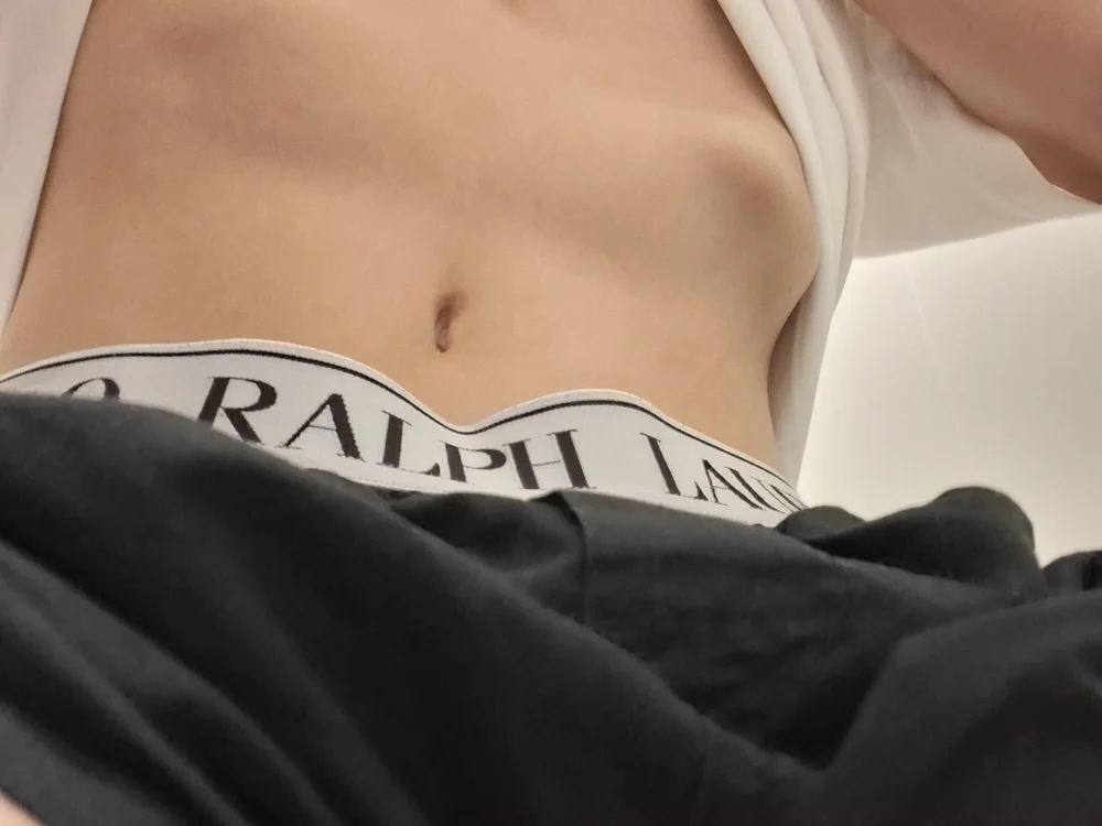 lucasdick18 Offline XXX-chat