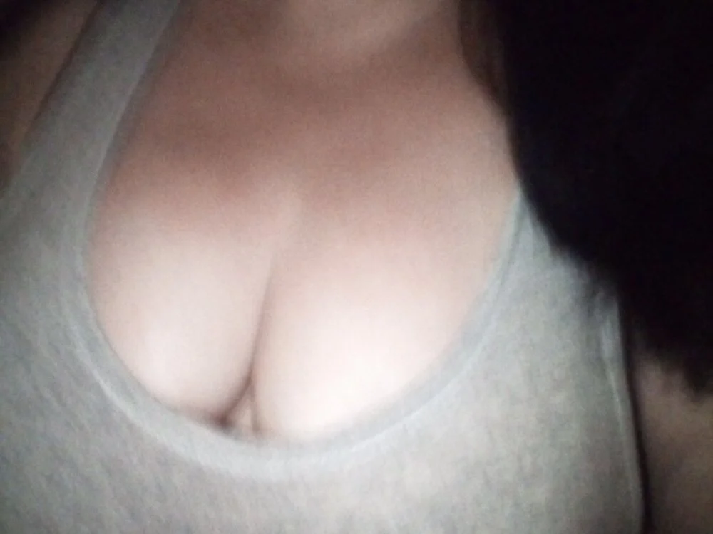 XXX chat uživo modela JuicyBellaaa