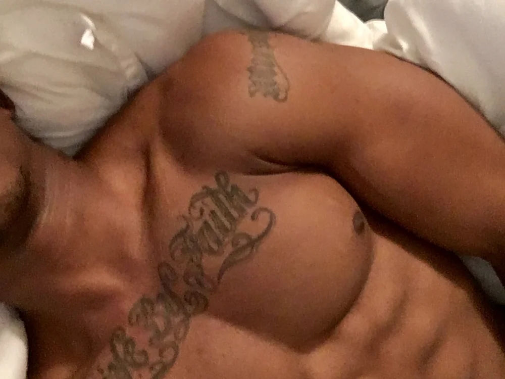 sexxycloudymuscle4u's Offline XXX Chat