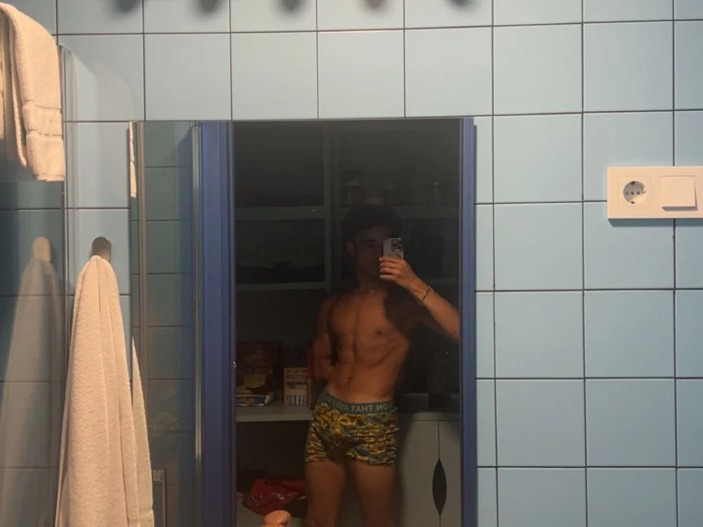 l7away06's Offline XXX Chat