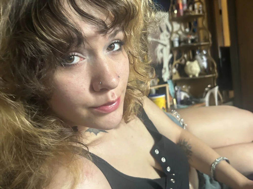 SWEETIVYYY's Offline XXX Chat