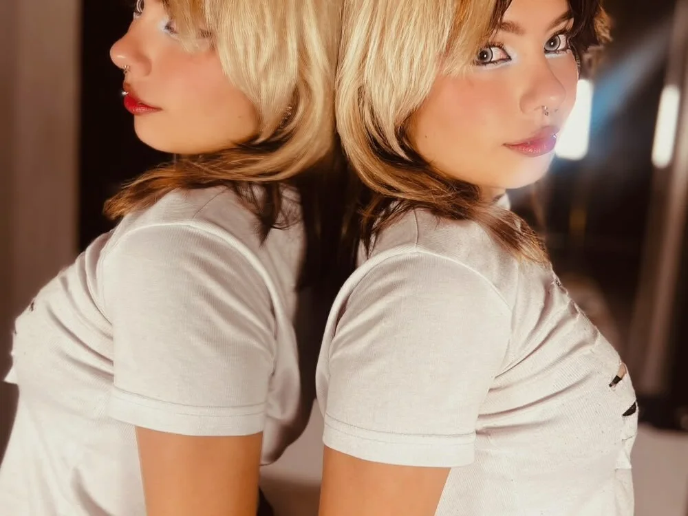 แชท XXX ออฟไลน์ของ Britney_Clark