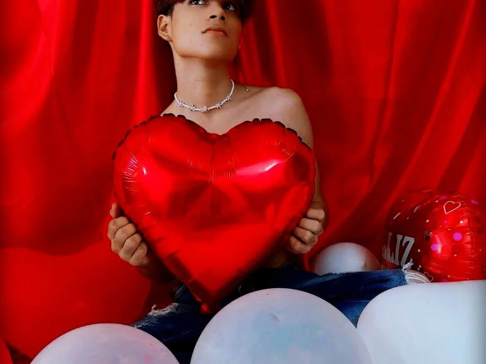 Leo_Glow Chat XXX offline