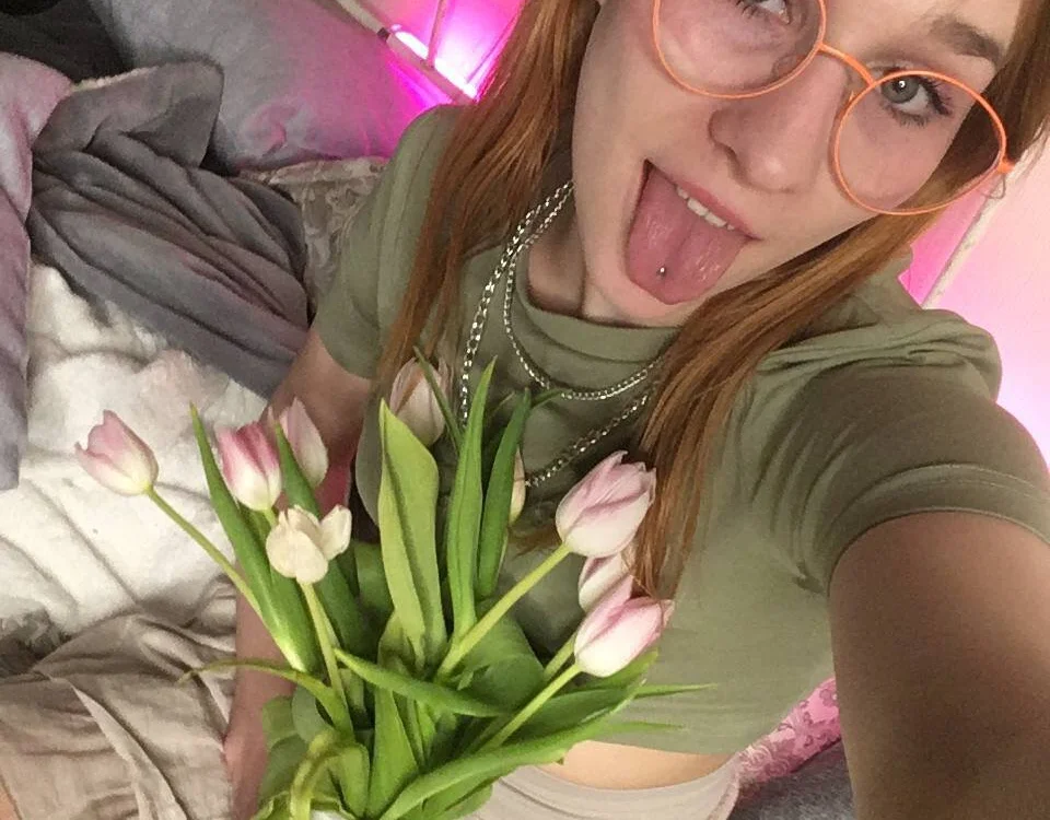 Red_Head_Horny's Offline XXX Chat