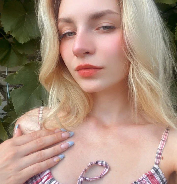 HollyTori's Offline XXX Chat