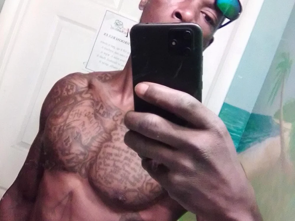 StreetRunnaStunna52's Offline XXX Chat