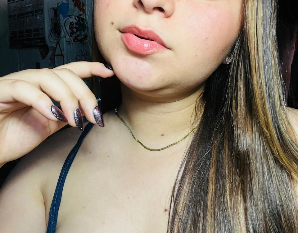 miss_mollyhot2's most recent online preview