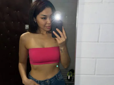 Comely_Camillla Gallery Image 1