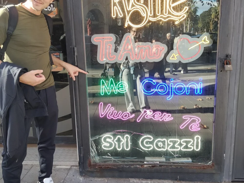 Porcelli80 Adlı Modelin Çevrimdışı XXX Sohbeti