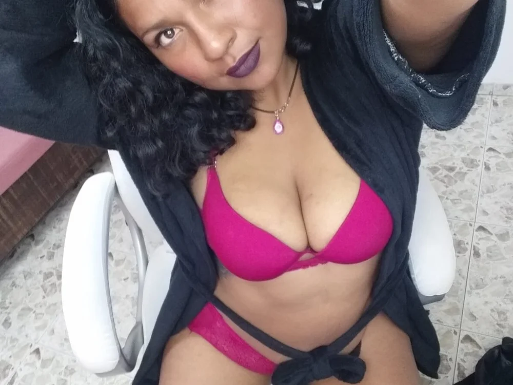 Selene_thompsom's Offline Chat Room